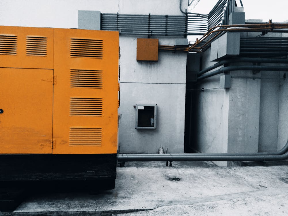 Picture1 A large generator outside a house.