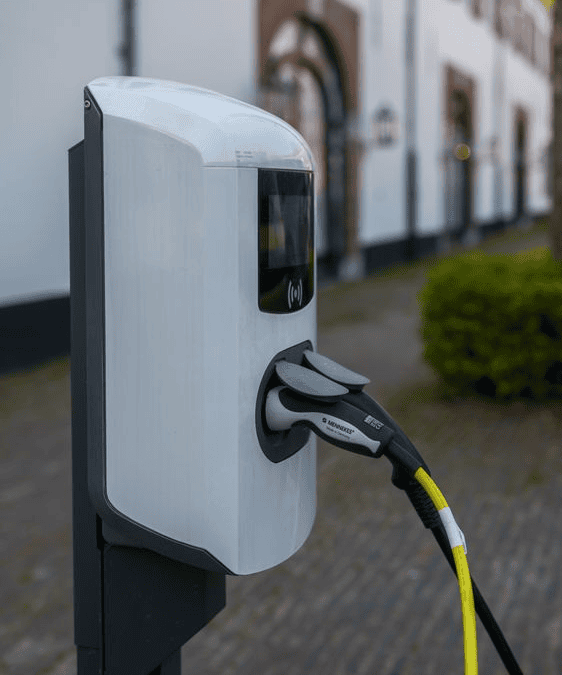 Ditch the Trickle Charge: Why Level 2 EV Chargers Are Essential for Busy Schedules