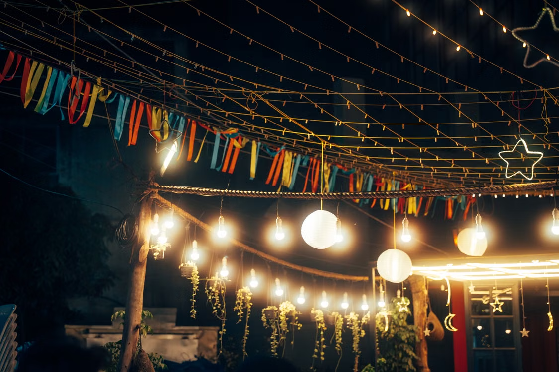 decorations-lights Festive decorations and outdoor lighting